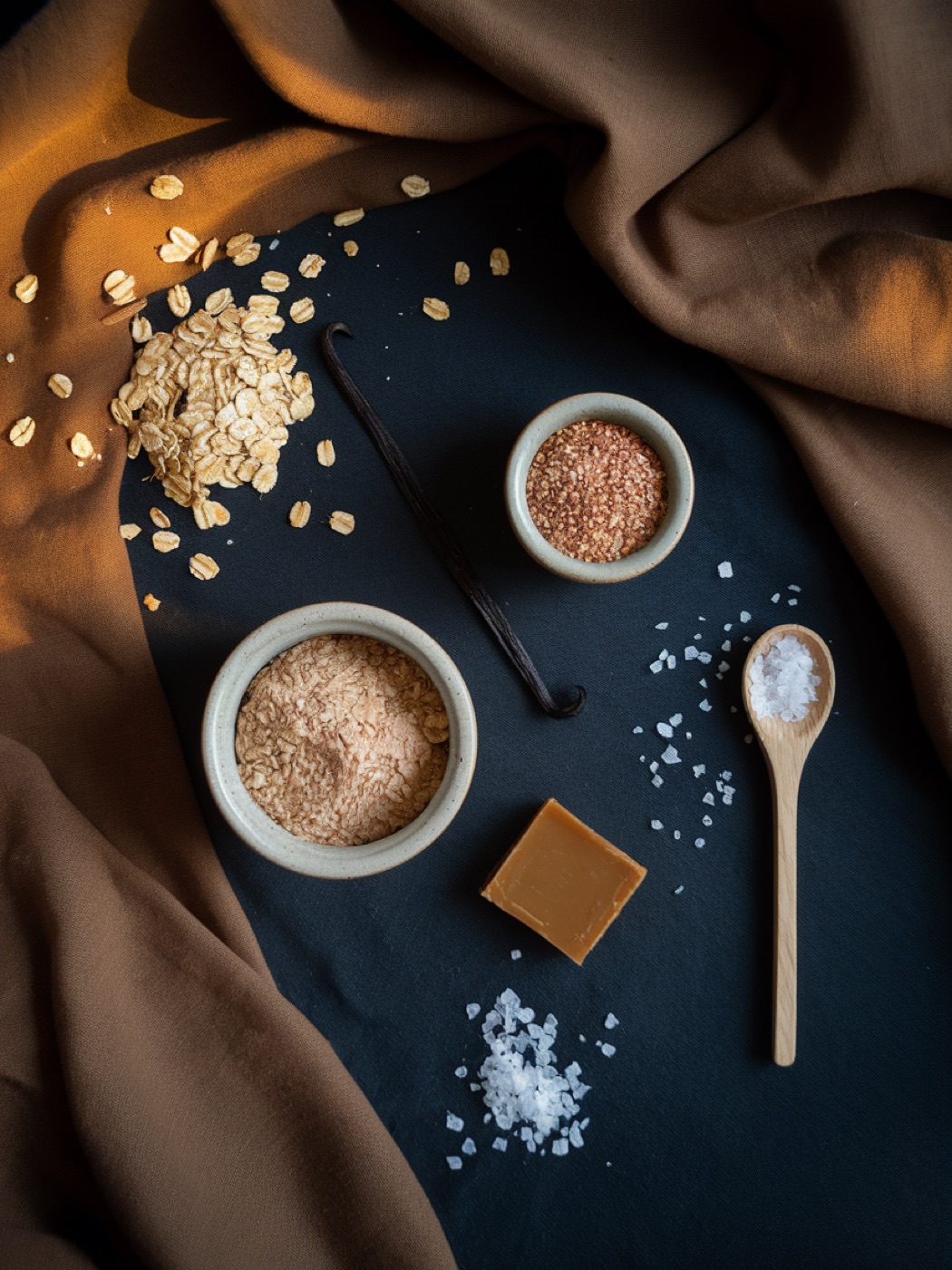 Stroopwafel ingredients flatlay: oats, vanilla, pea protein, flax, salt
